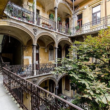 Basil Apartment Budapest Exteriör bild